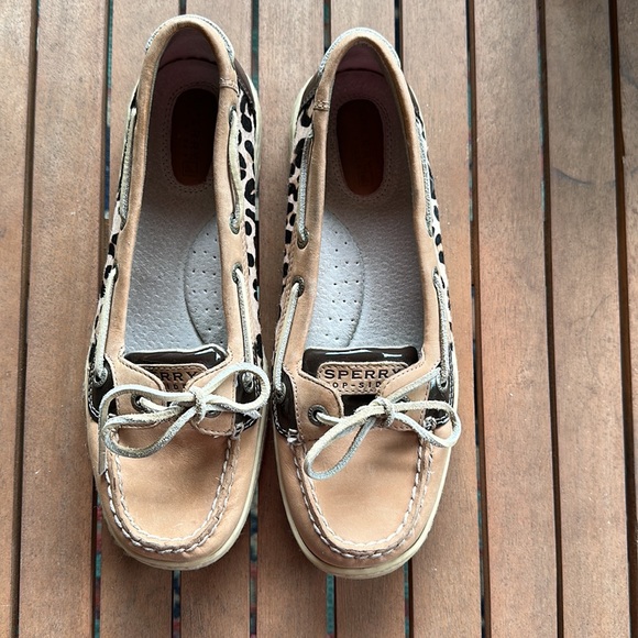 Brown and leopard SPERRY topsiders! Size 7.5 in excellent condition. - Picture 2 of 6